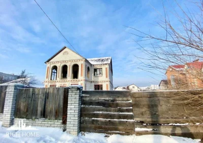 Світославського, 30, двоповерховий будинок 218м2, 10 соток,