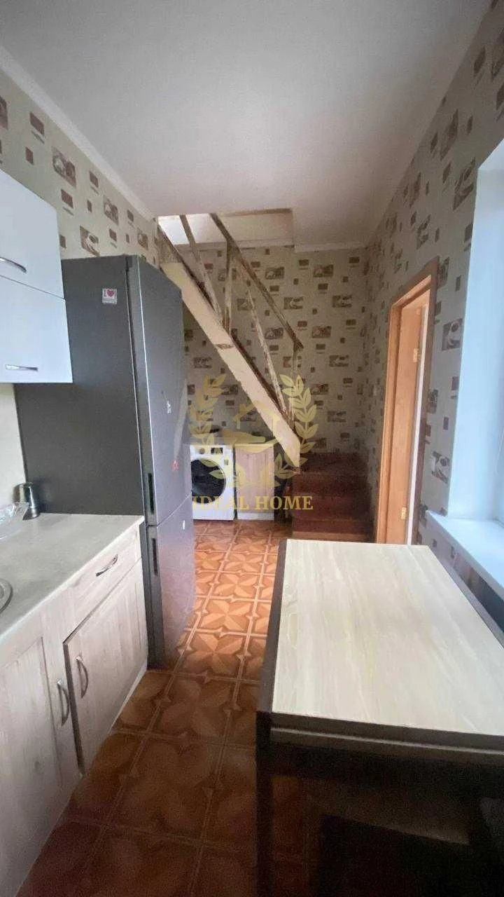 Продаж виділиної частини (17/30) будинку на Виноградарі