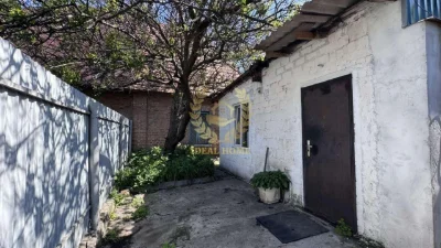 Продаж виділиної частини (17/30) будинку на Виноградарі