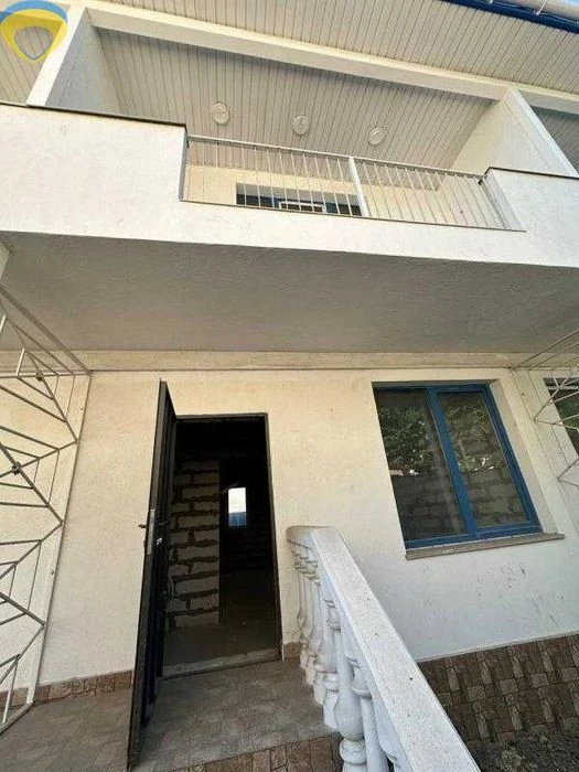 I will sell a townhouse on Fontana for the price of an apartment!