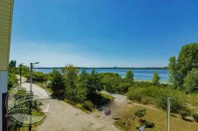 Осокорки ! Перша лінія Дніпра. 3,5 км., від метро Славутич.