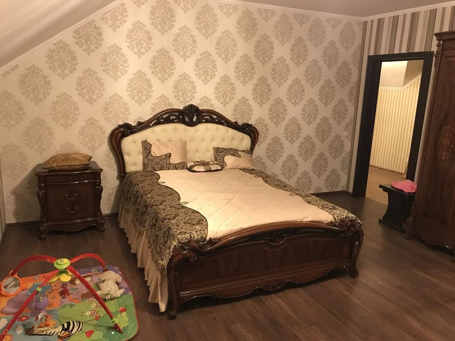 Продам приватний будинок в Бортничах
