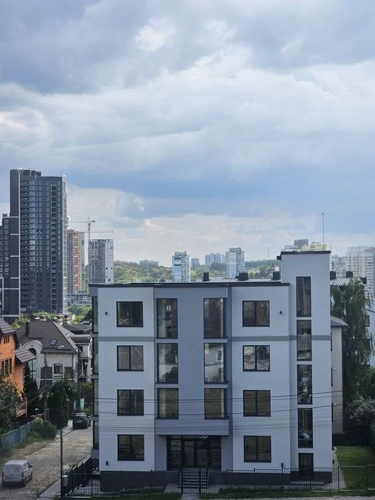 Продам осз,будинок Печерськ 1000м2.