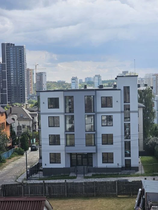 Продам осз,будинок Печерськ 1000м2.