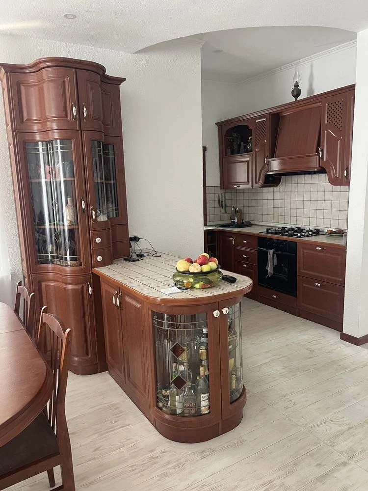 Продаж двоповерхового будинку Святошинський р-н м Академміст