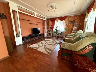 Будинок. Київ, Шевченка пров.