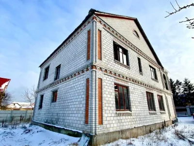 Будинок. Київ, Сергія Світославського вул. (Чкалова)
