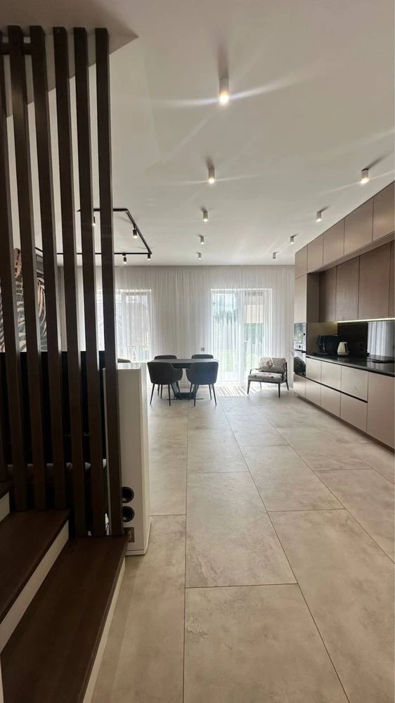 Продаж БУДИНКУ з РЕМОНТОМ! 4 сотки, Київ, Лікоград
