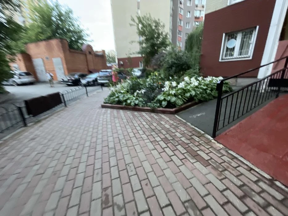 Продам простору 3-кімнатну квартиру 92 м² + 2 паркомісця | в