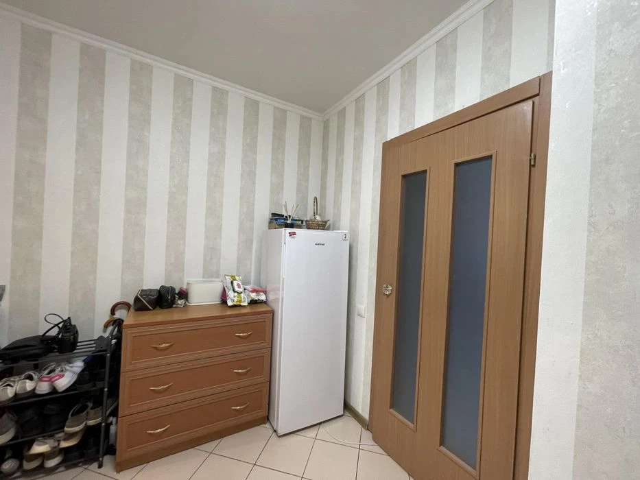 Продам простору 3-кімнатну квартиру 92 м² + 2 паркомісця | в