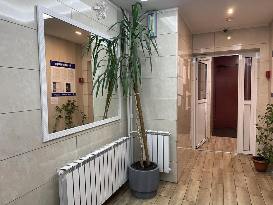 Продам простору 3-кімнатну квартиру 92 м² + 2 паркомісця | в