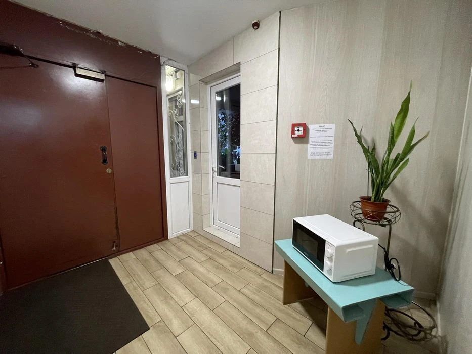 Продам простору 3-кімнатну квартиру 92 м² + 2 паркомісця | в