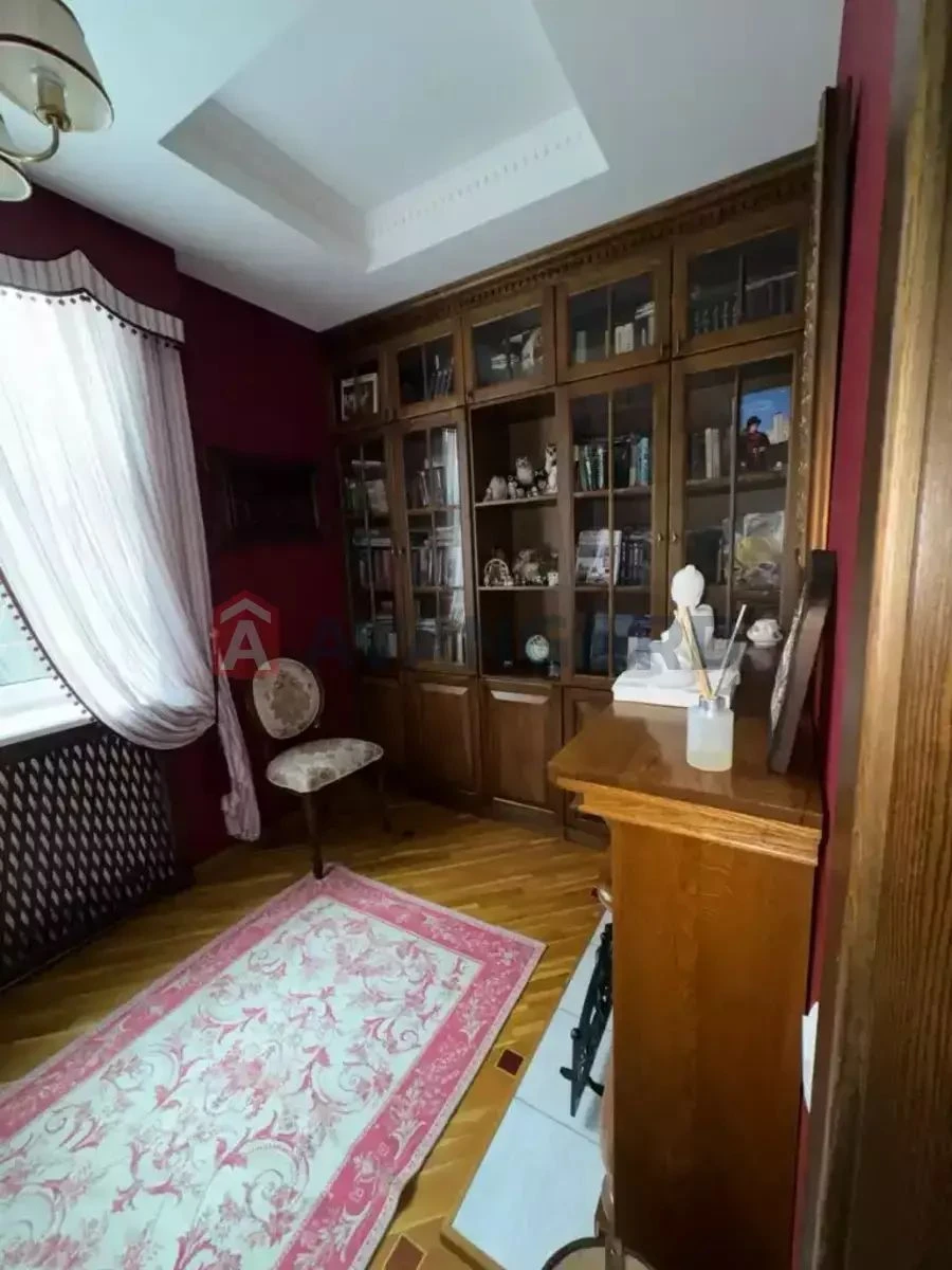 Роскошный дом 310 м кв в Днепре .Баня, сауна, зимний сад и с