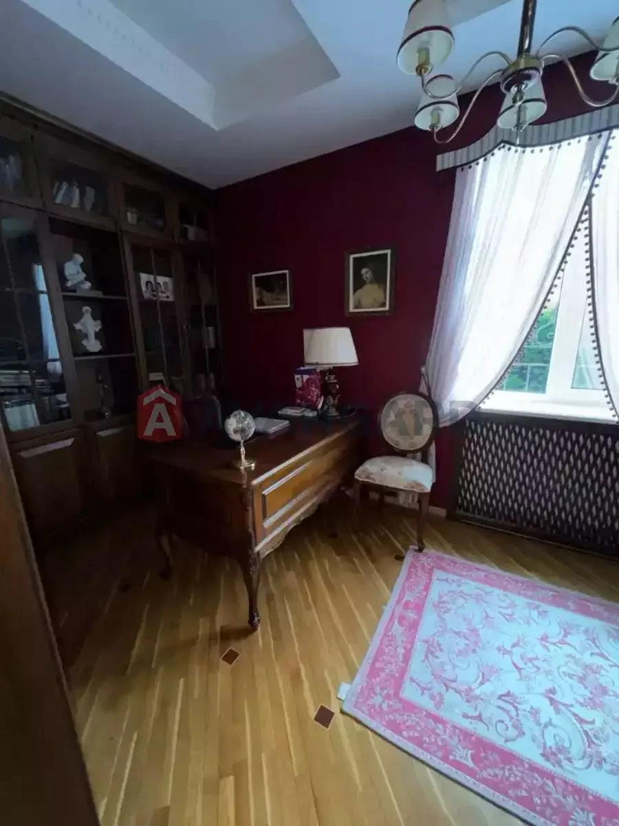 Роскошный дом 310 м кв в Днепре .Баня, сауна, зимний сад и с