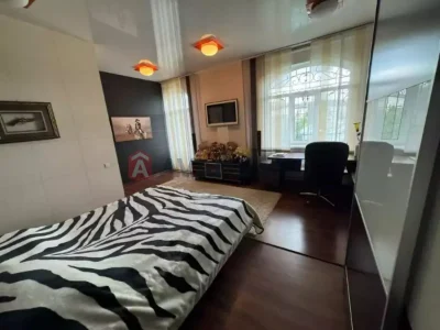 Роскошный дом 310 м кв в Днепре .Баня, сауна, зимний сад и с
