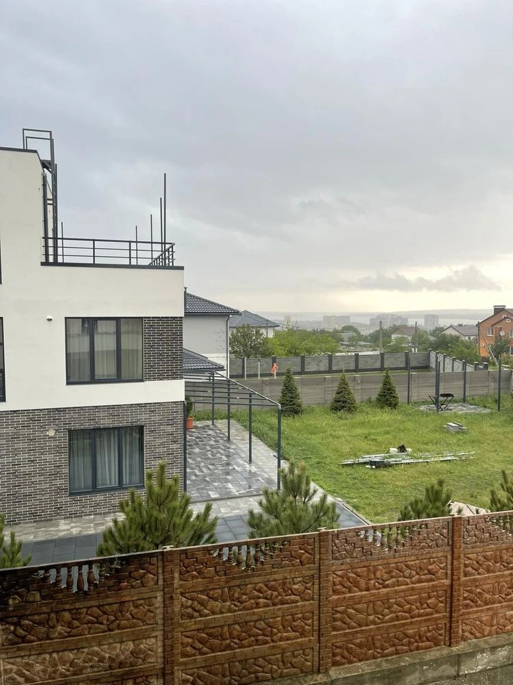 Будинок 237 м² на Перемозі-6 | 10 соток | Термодім |