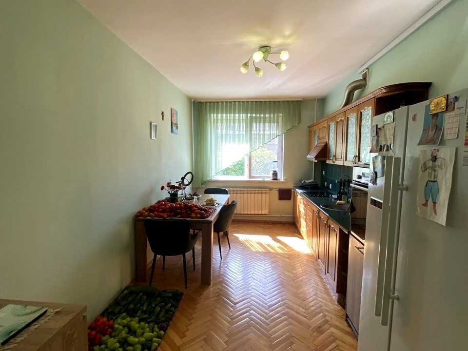 Будинок. Дніпро, Пристань вул.