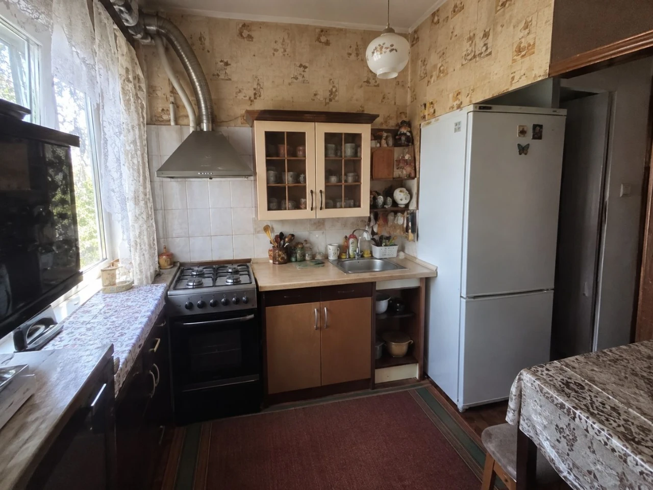 Продам дом в Таромском на просторном участке 25 соток.