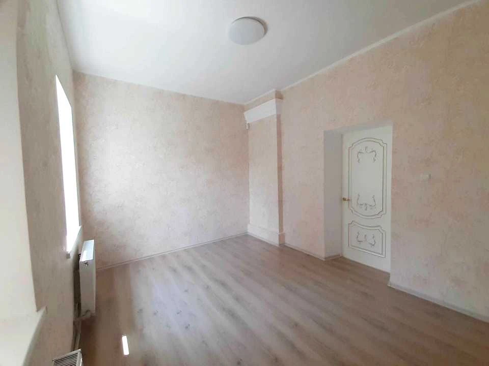 Будинок. Дніпро, Зоопаркова вул.