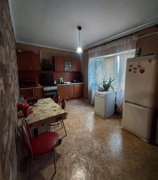 Продам двоповерховий будинок в Краснопіллі.