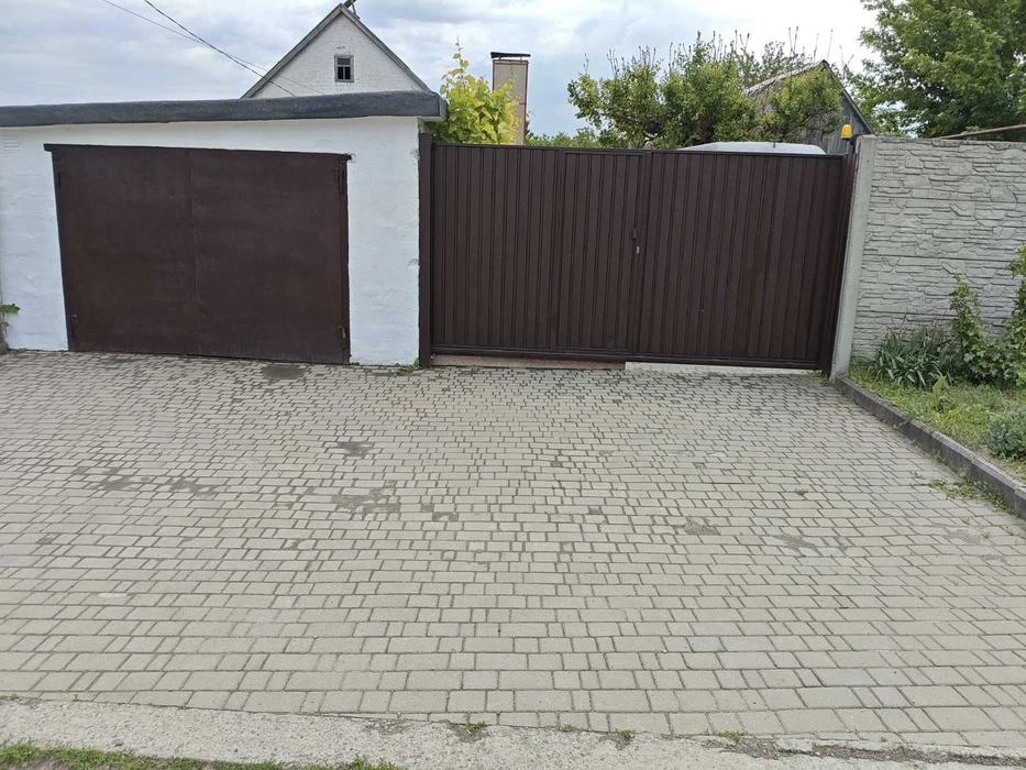 Продам будинок на ж.м.Перемога,6