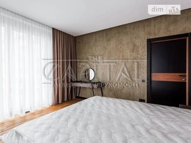 Sale of 3-room apartment 87 sq. m. on Mykhayla Maksymovycha 24 B street