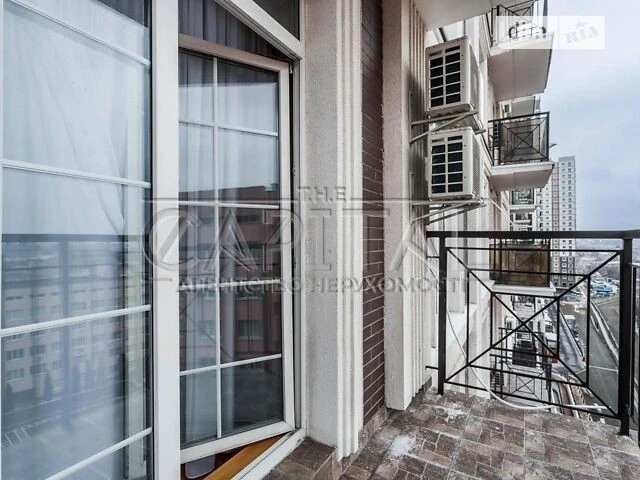 Sale of 3-room apartment 87 sq. m. on Mykhayla Maksymovycha 24 B street
