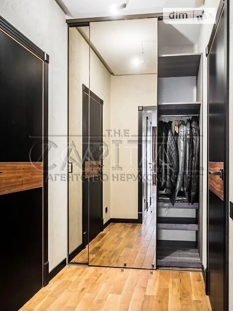 Sale of 3-room apartment 87 sq. m. on Mykhayla Maksymovycha 24 B street
