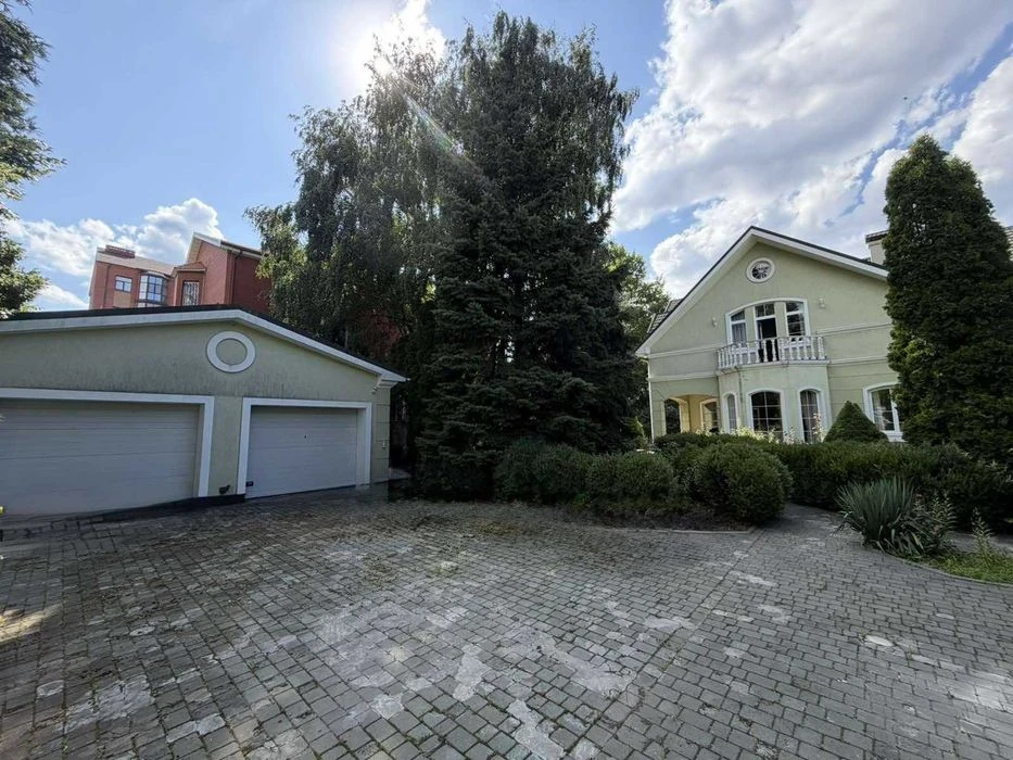 Продаж 2-х поверхового будинку 373,6 кв.м., 11 соток, р-н Га