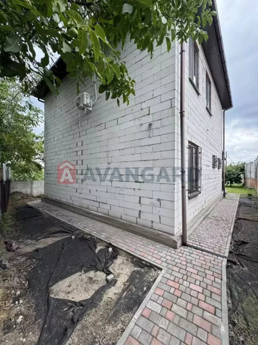 Продам Дом. Победа-4. Кухня-студия. 3 отдельные спальни. 140
