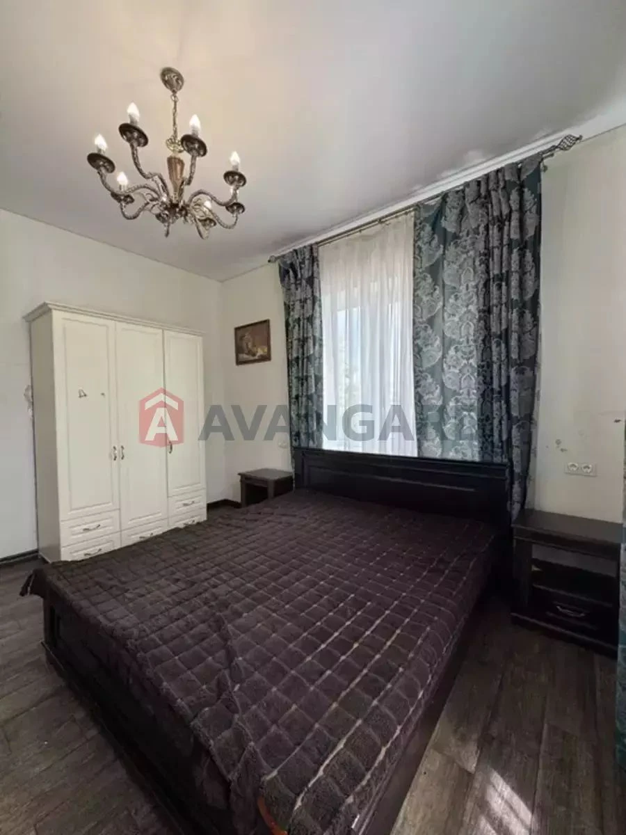 Продам Дом. Победа-4. Кухня-студия. 3 отдельные спальни. 140