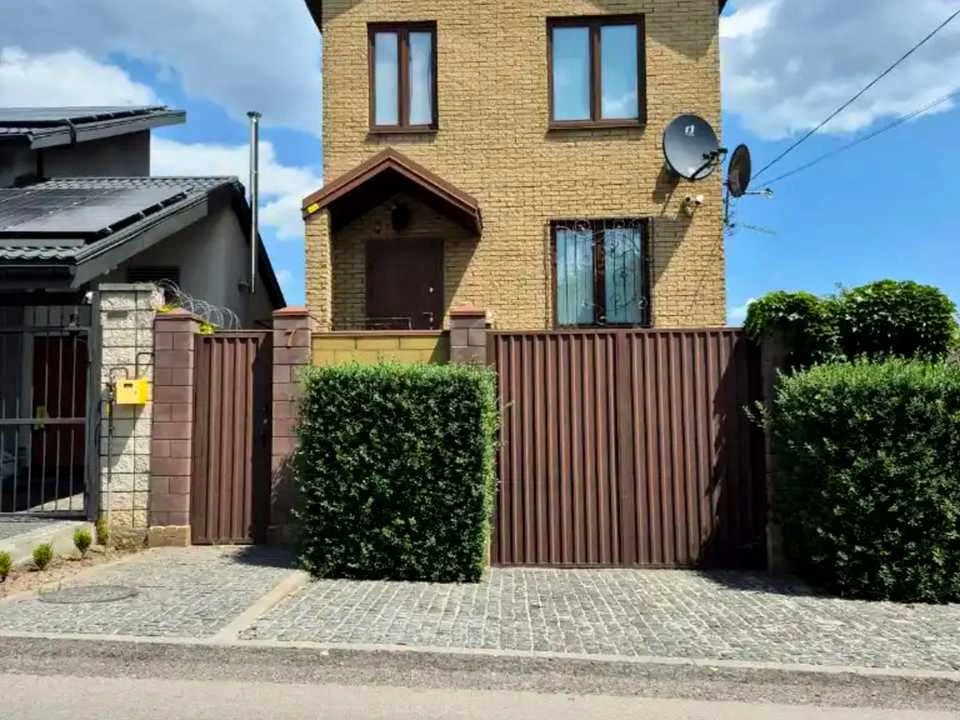 Будинок. Дніпро, Карабінівська