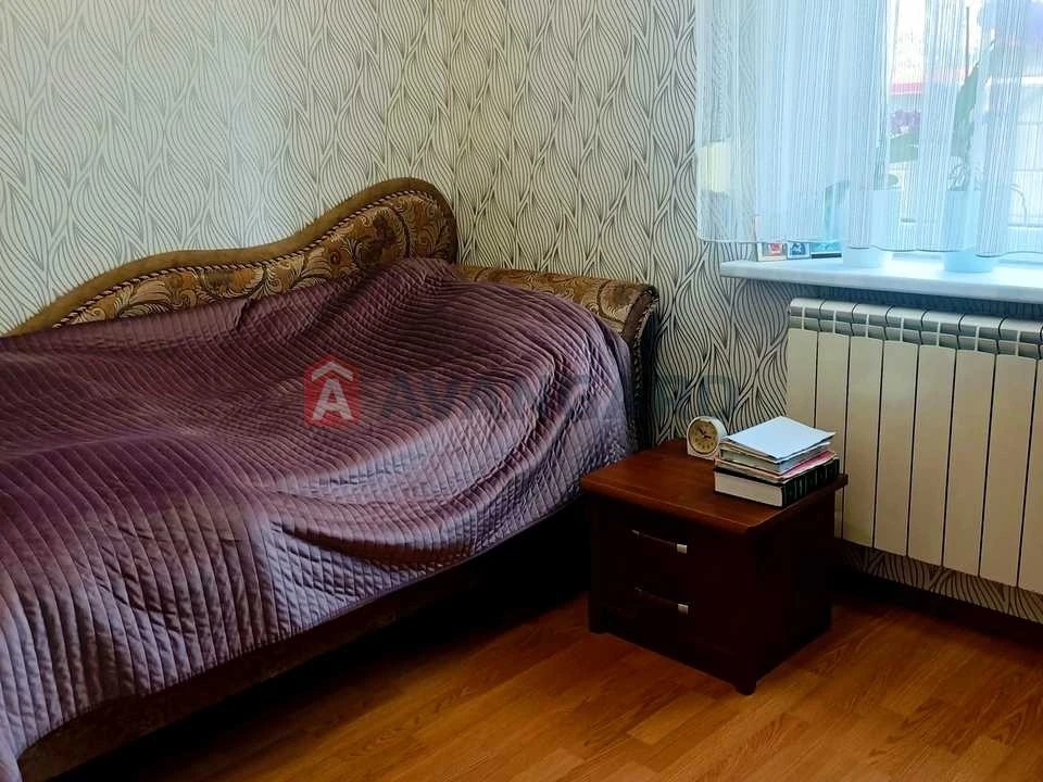 Будинок. Дніпро, Малахітовий пров.