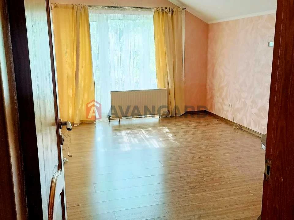Будинок. Дніпро, Малахітовий пров.