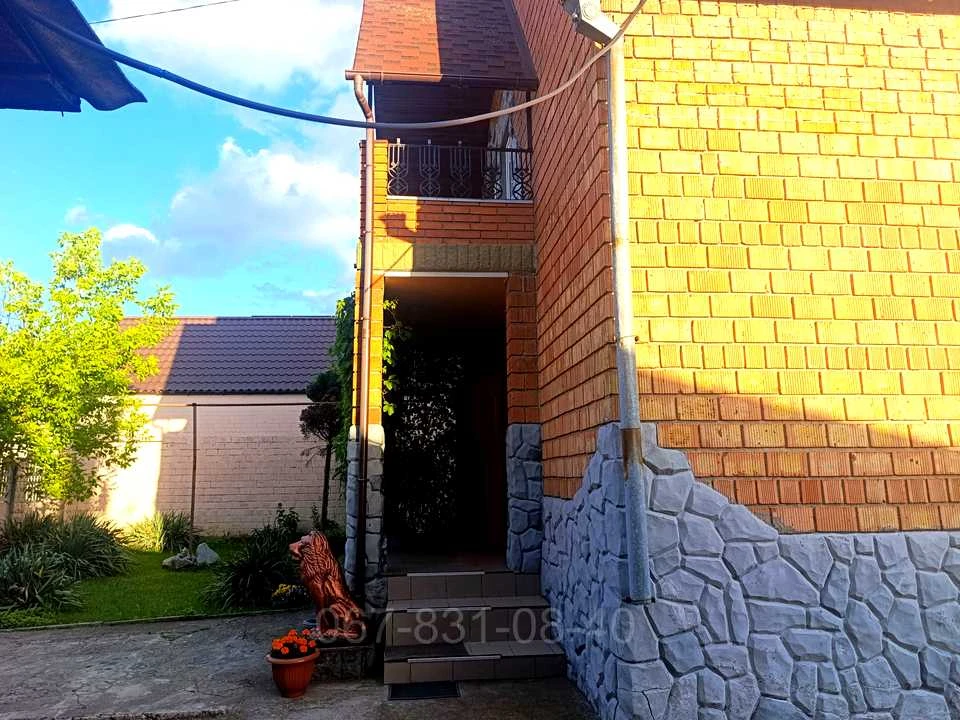 Будинок. Дніпро, Незламна вул. (Петрозаводська)