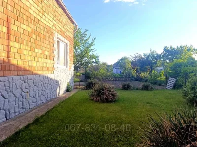 Будинок. Дніпро, Незламна вул. (Петрозаводська)