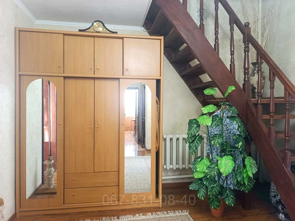 Будинок. Дніпро, Незламна вул. (Петрозаводська)