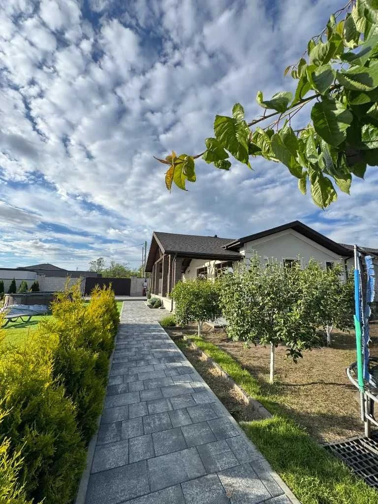 Продам шикарный дом с участком Днепр Царское село Шевченковс