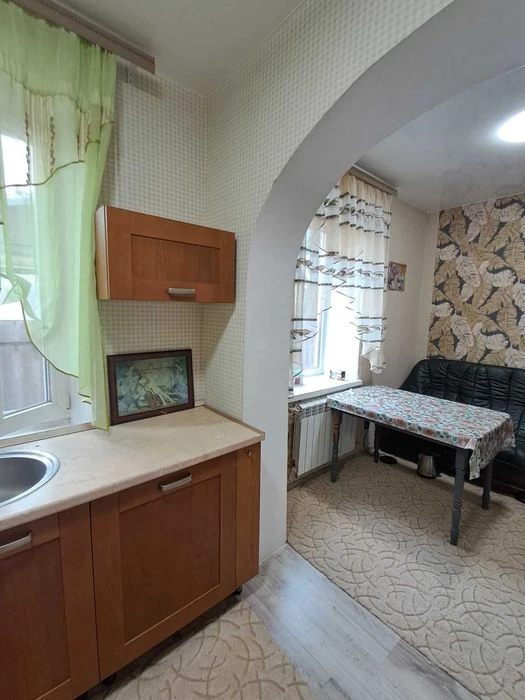 Продам дом, участок 8 сот, новый евроремонт, газ. Улица Киев