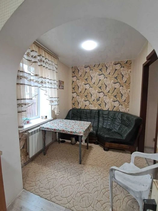 Продам дом, участок 8 сот, новый евроремонт, газ. Улица Киев
