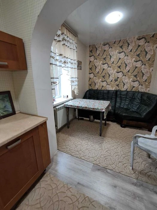 Продам дом, участок 8 сот, новый евроремонт, газ. Улица Киев