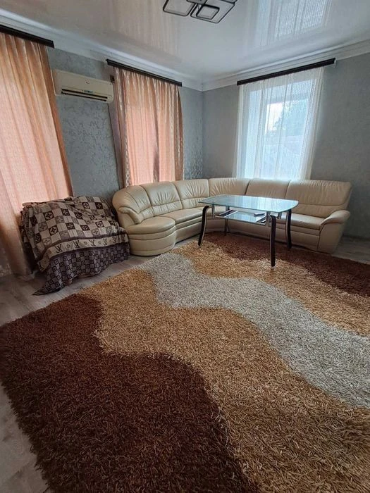 Продам дом, участок 8 сот, новый евроремонт, газ. Улица Киев
