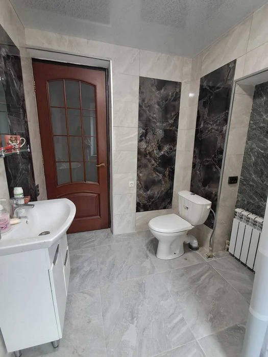 Продам дом, участок 8 сот, новый евроремонт, газ. Улица Киев