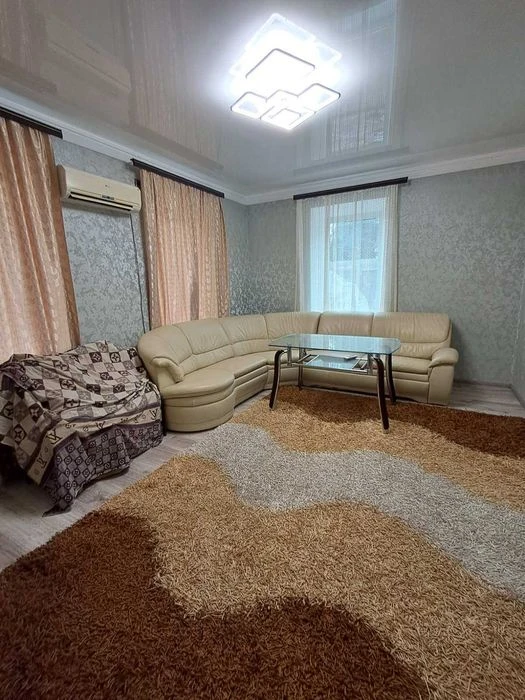 Продам дом, участок 8 сот, новый евроремонт, газ. Улица Киев