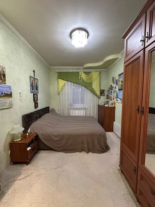 Sale of two houses on one plot, on Stratosverna Street