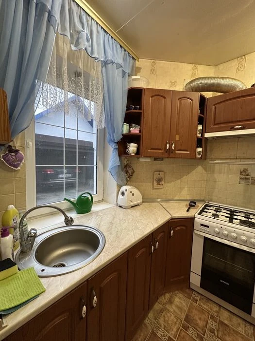 Sale of two houses on one plot, on Stratosverna Street