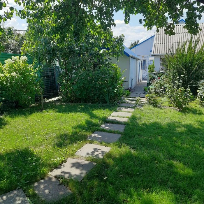 Sale of two houses on one plot, on Stratosverna Street