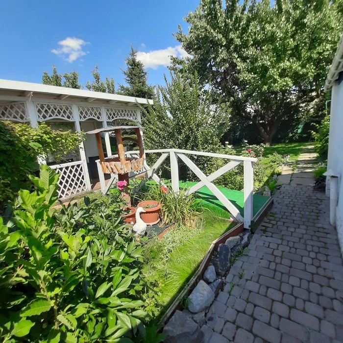 Sale of two houses on one plot, on Stratosverna Street