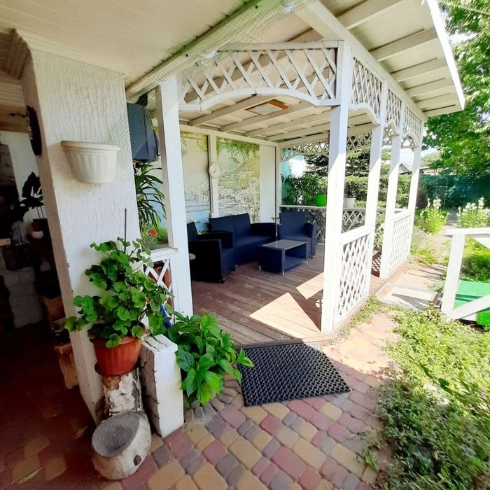 Sale of two houses on one plot, on Stratosverna Street