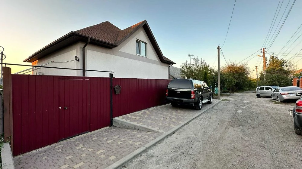 Продам 2-х этажный дом с ремонтом район ул. Киевской Днепр